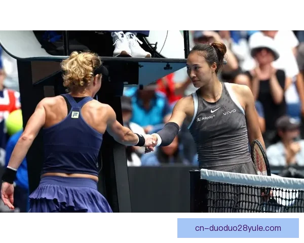 郑钦文迪拜首轮一年后再演复仇战